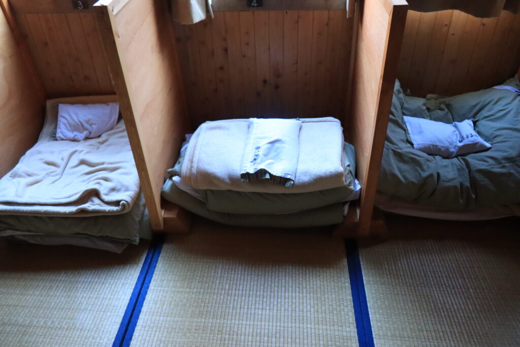 穂高岳山荘寝室