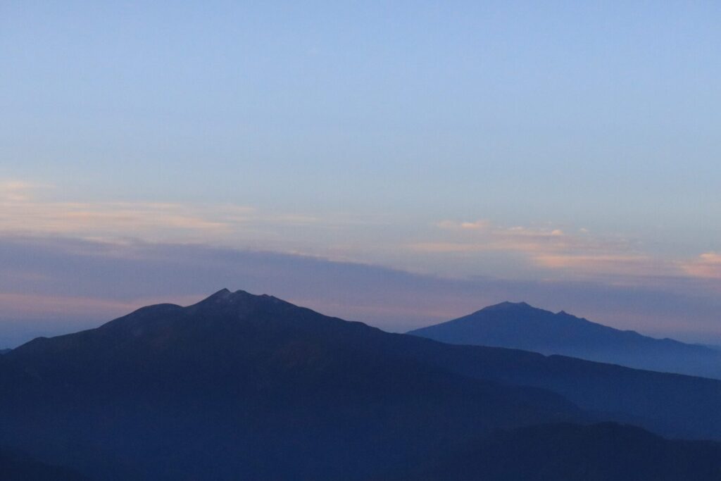 乗鞍岳と御嶽山