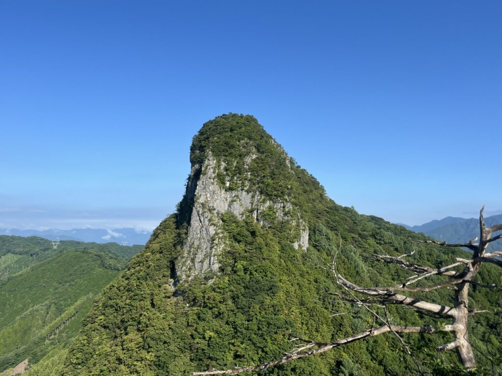 二子山東岳から見える西岳