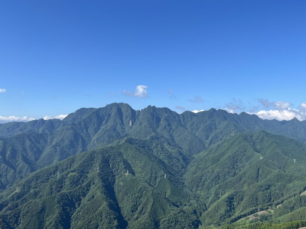 二子山からの両神山