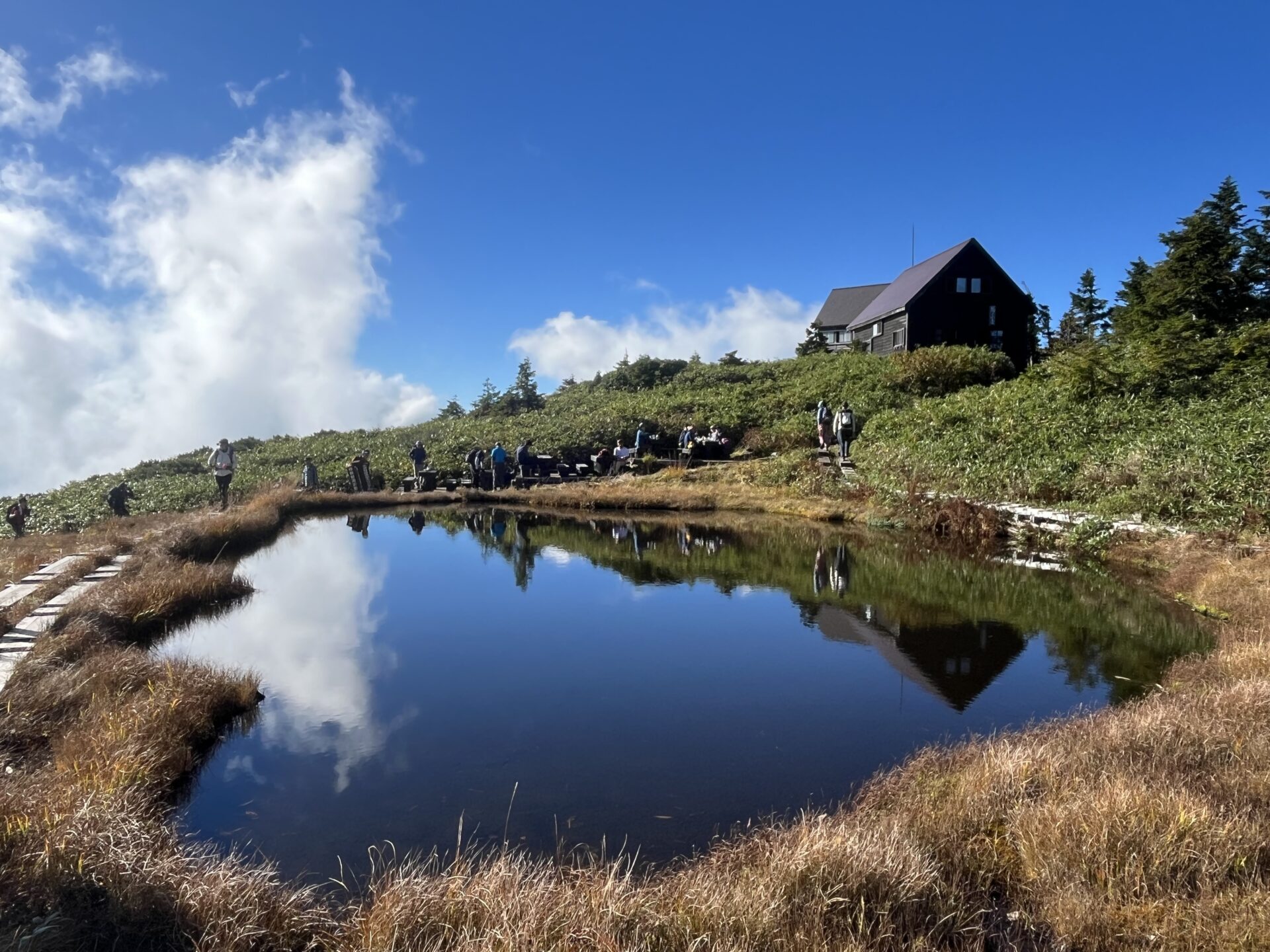 駒ノ小屋と駒ノ大池