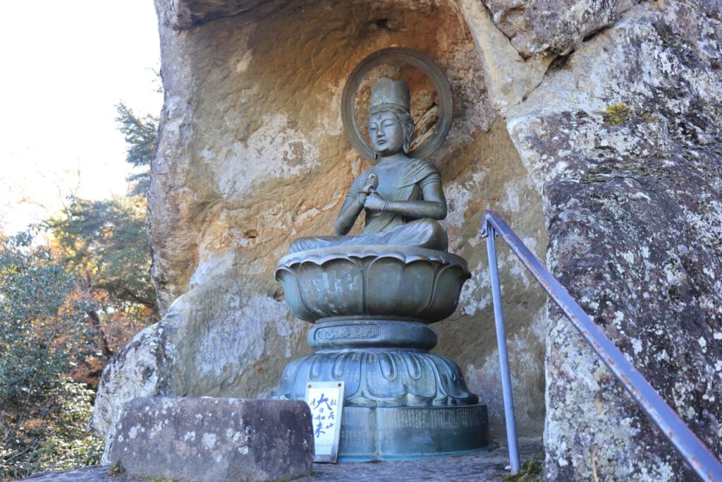 奥の院 大日如来像