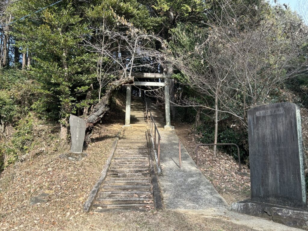 竜ヶ谷山二の郭付近