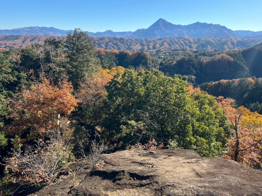 般若山鎖場からの武甲山