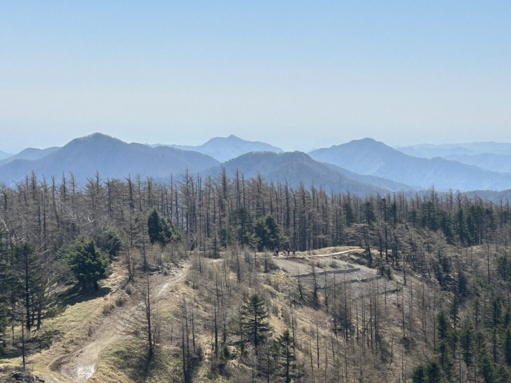 雲取山からの東京方面の山々