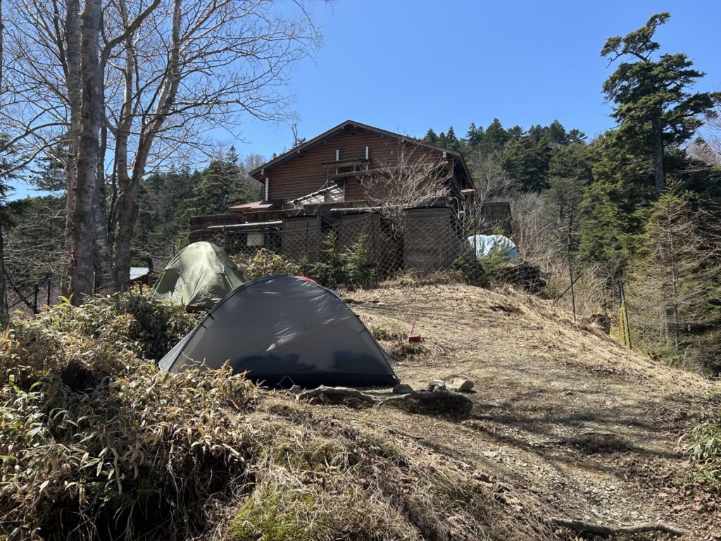 雲取山荘テント場