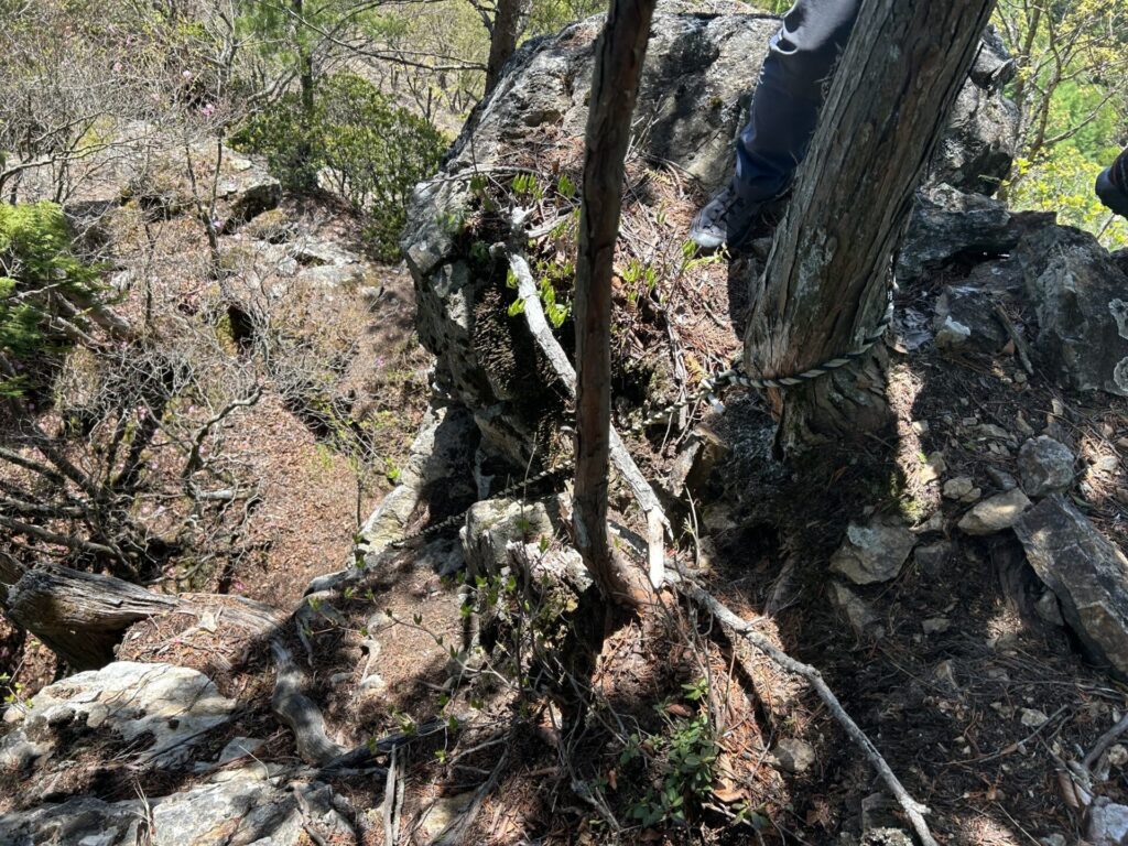 宗四郎山危険な虎ロープ