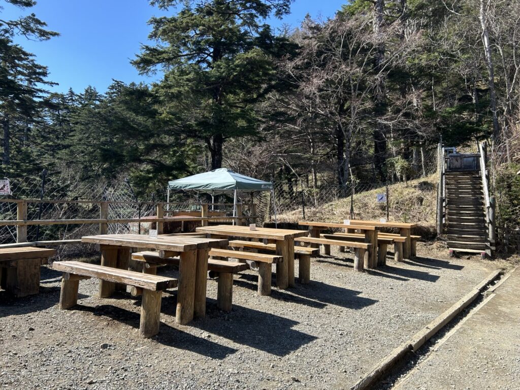 雲取山荘休憩所