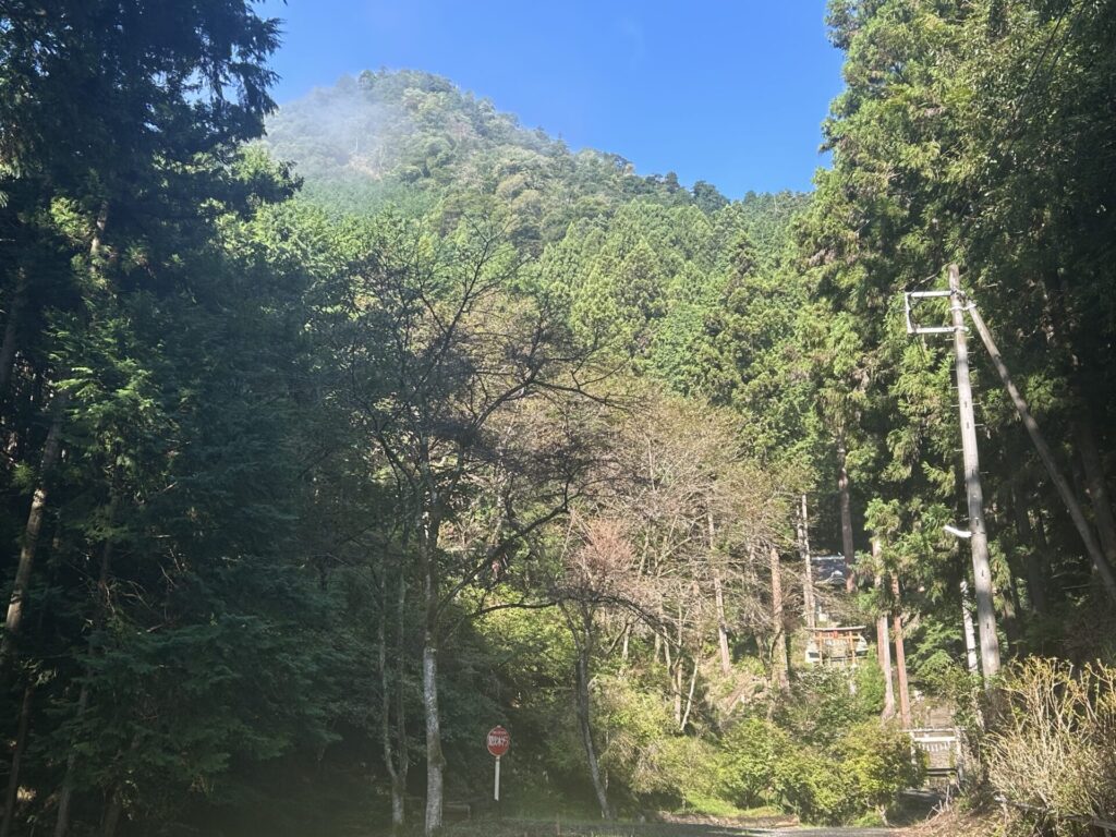 猪狩神社と猪狩山