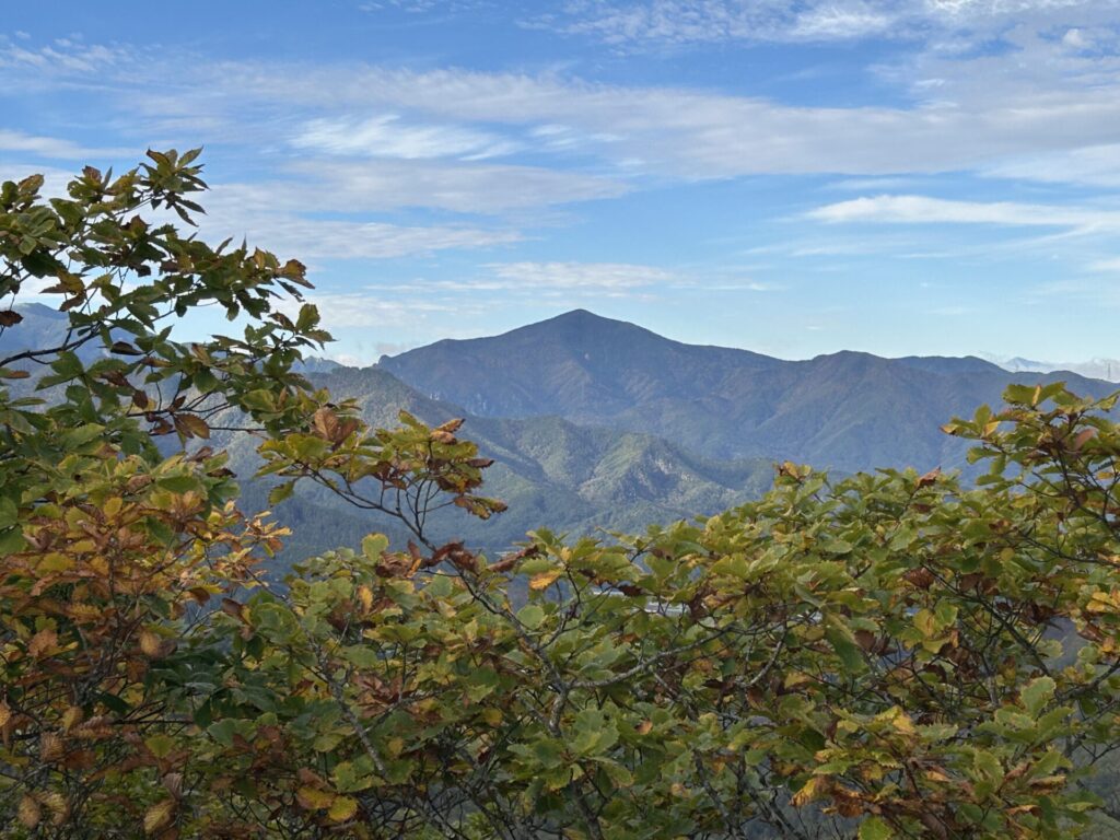 三国山山頂からの小川山