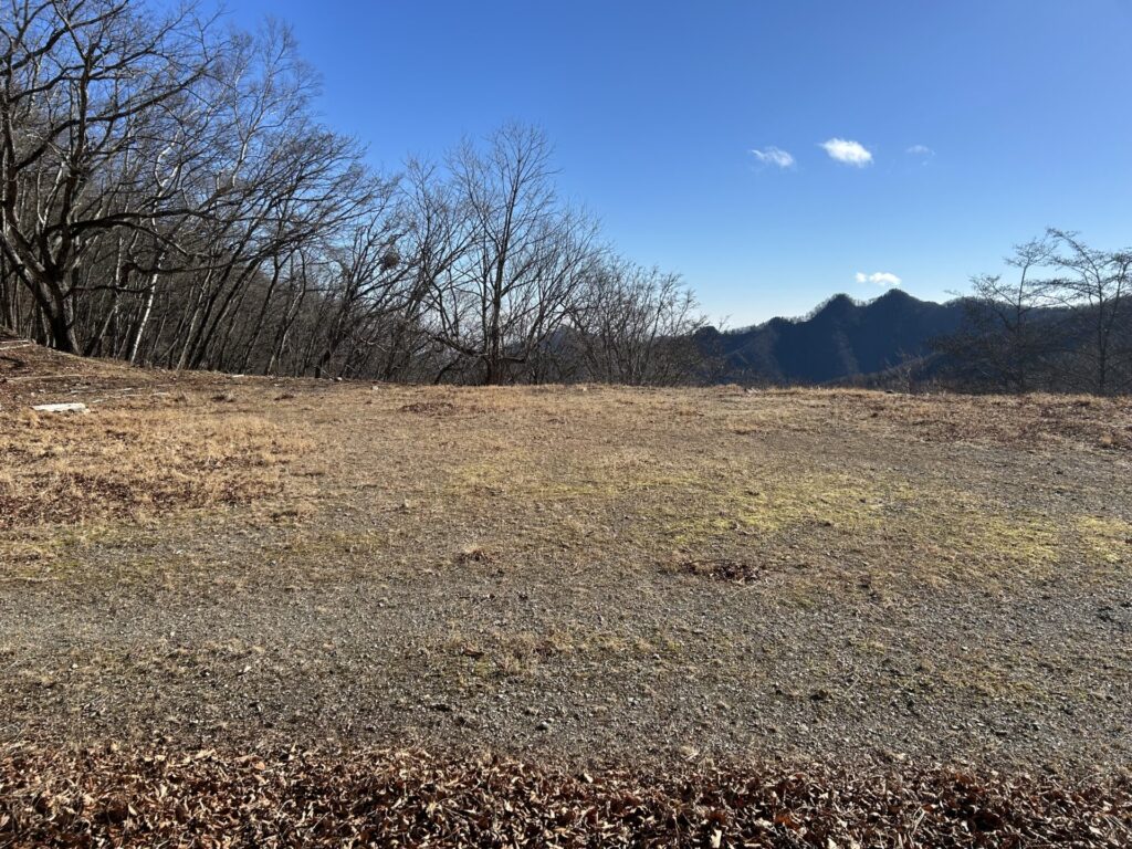 大平山手前の広場