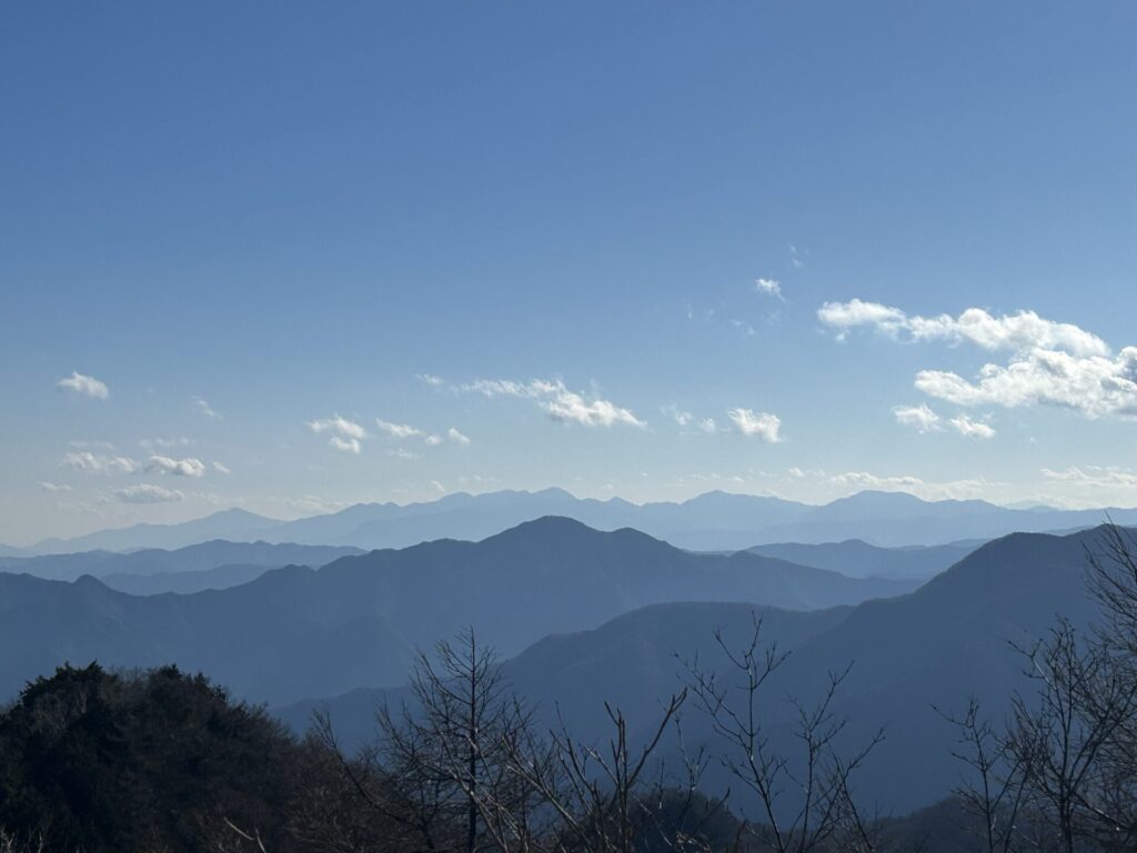 天目山からの大岳山
